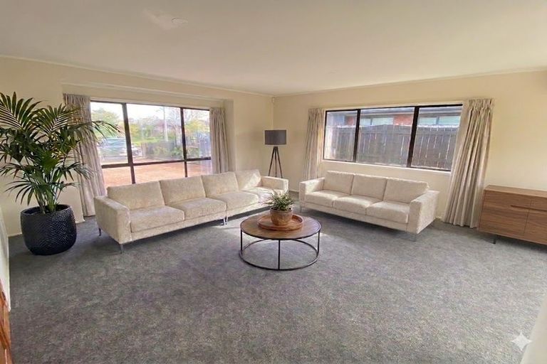 Photo of property in 7 Kadina Place, Botany Downs, Auckland, 2010