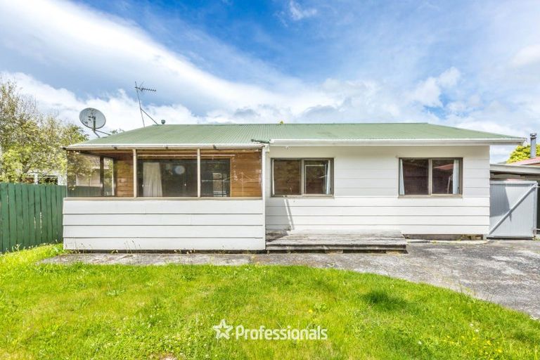Photo of property in 6 Edmund Lomas Grove, Birchville, Upper Hutt, 5018