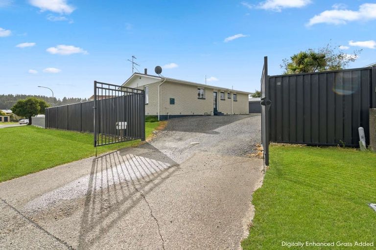 Photo of property in 93 Dunbeath Crescent, Kew, Invercargill, 9812