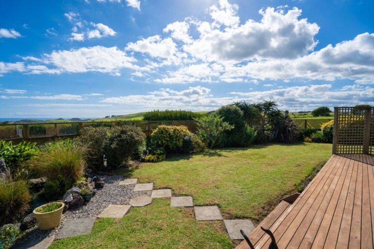 Photo of property in 286 Rehutai Road, Baylys Beach, Dargaville, 0377