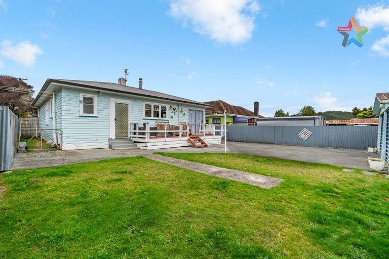 Photo of property in 52 Russell Road, Wainuiomata, Lower Hutt, 5014