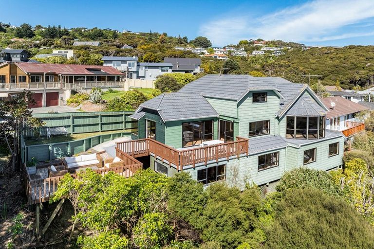 Photo of property in 19 Kinloch Place, Papakowhai, Porirua, 5024