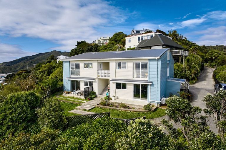 Photo of property in 8a Nikau Road, Point Howard, Lower Hutt, 5013
