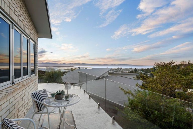 Photo of property in 32 Highview Drive, Wakatu, Nelson, 7011