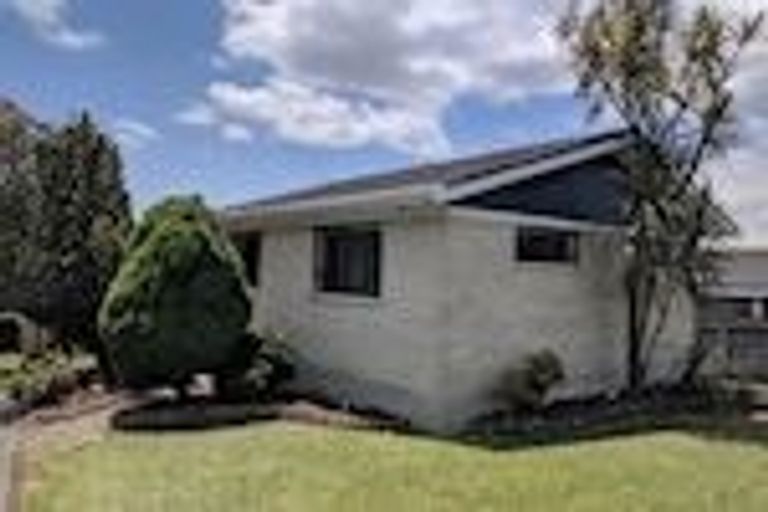 Photo of property in 14 Butterworth Drive, Glendene, Auckland, 0602
