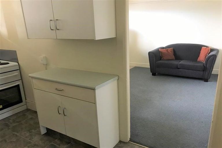 Photo of property in Devonport Apartments, 32/127 Saint Aubyn Street, New Plymouth, 4310