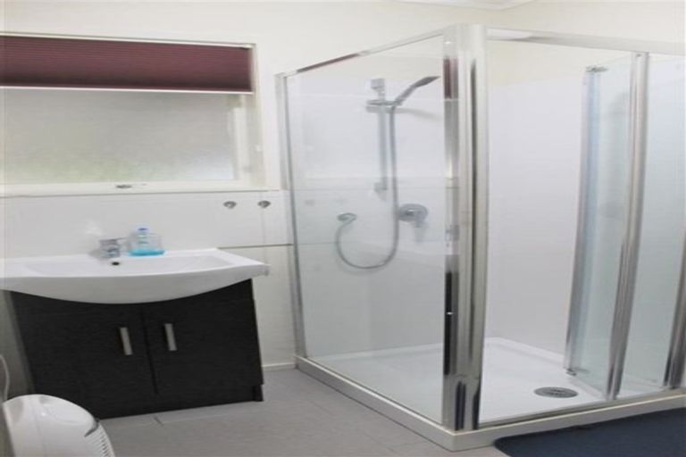 Photo of property in 17 Marybeth Place, Rosehill, Papakura, 2113