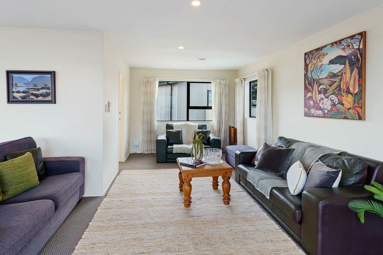 Photo of property in 31 Oratia Street, Waikanae Beach, Waikanae, 5036