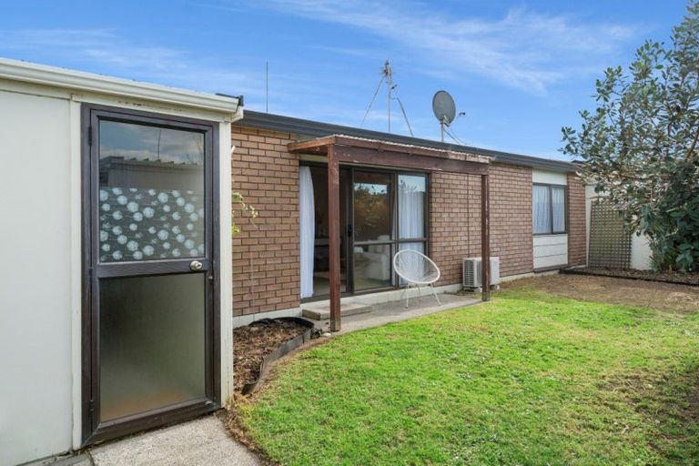 Photo of property in 2/5 Heath Street, Mount Maunganui, 3116