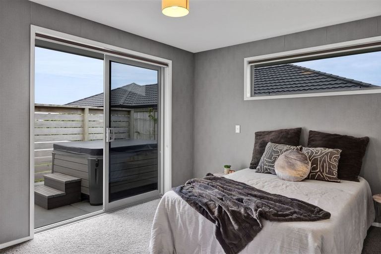 Photo of property in 22 Keene Drive, Bell Block, New Plymouth, 4312