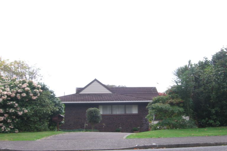 Photo of property in 102 Winara Avenue, Waikanae, 5036