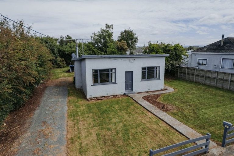 Photo of property in 28 Burns Street, Milton, 9220