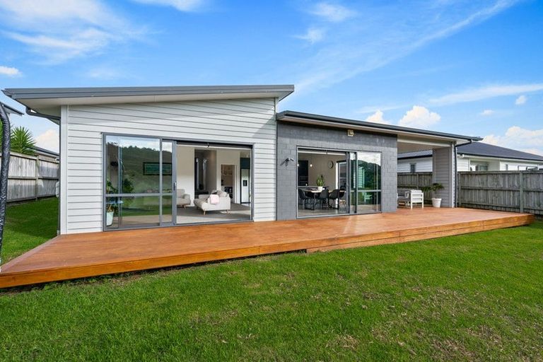 Photo of property in 23 Josh Road, Huapai, Kumeu, 0810