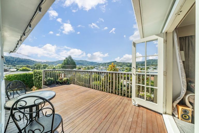 Photo of property in 121 Wainuiomata Road, Wainuiomata, Lower Hutt, 5014