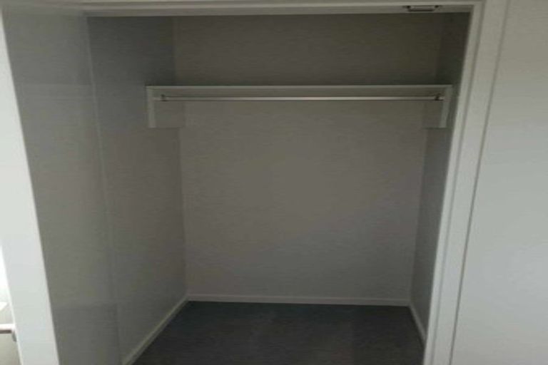 Photo of property in 11/8 Chivalry Road, Glenfield, Auckland, 0629