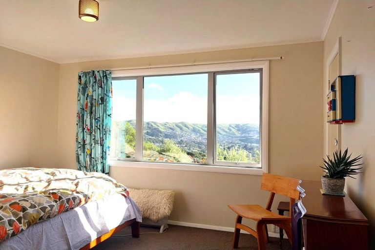 Photo of property in 10 Paparangi Crescent, Paparangi, Wellington, 6037