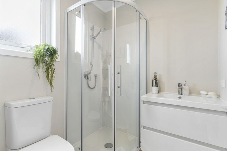 Photo of property in 1/3 Kennedy Avenue, Forrest Hill, Auckland, 0620