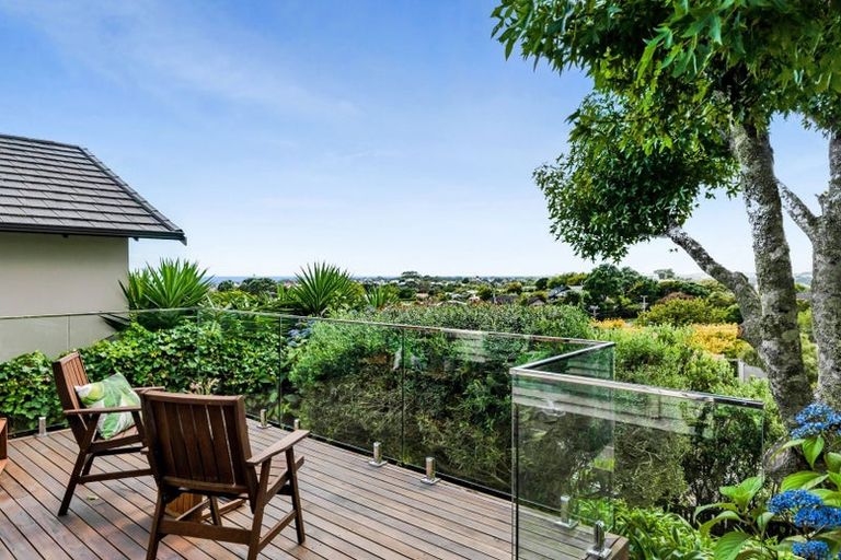 Photo of property in 86 Mangorei Road, Strandon, New Plymouth, 4312