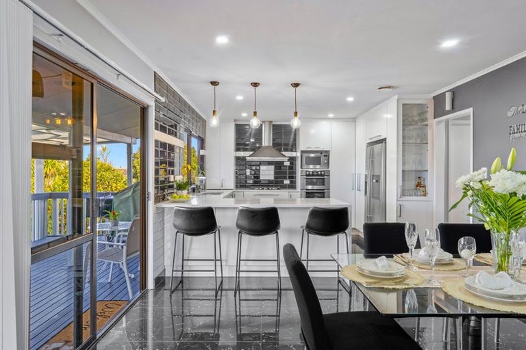 Photo of property in 34 Spinnaker Drive, Te Atatu Peninsula, Auckland, 0610