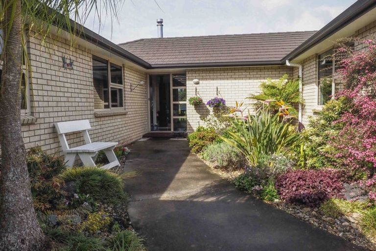 Photo of property in 16 Vantage Place, Omokoroa, 3114