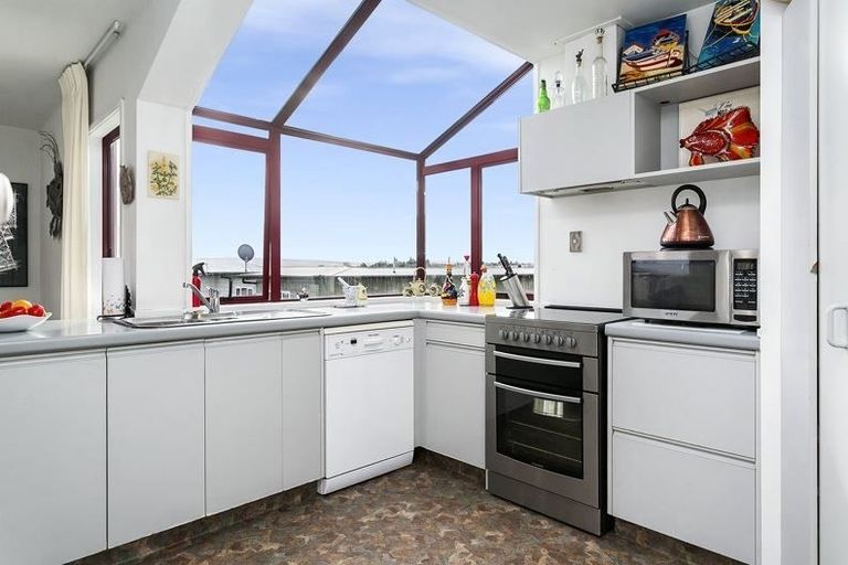 Photo of property in 1/57 Arrowsmith Avenue, Waipahihi, Taupo, 3330