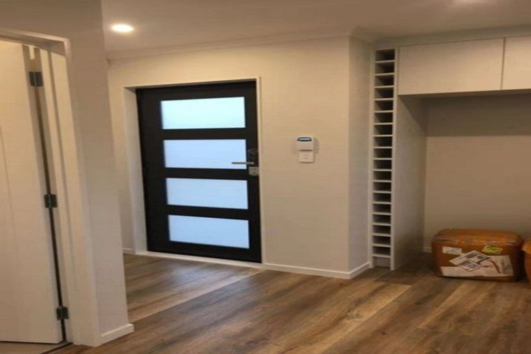 Photo of property in 13 Churchill Road, Murrays Bay, Auckland, 0630