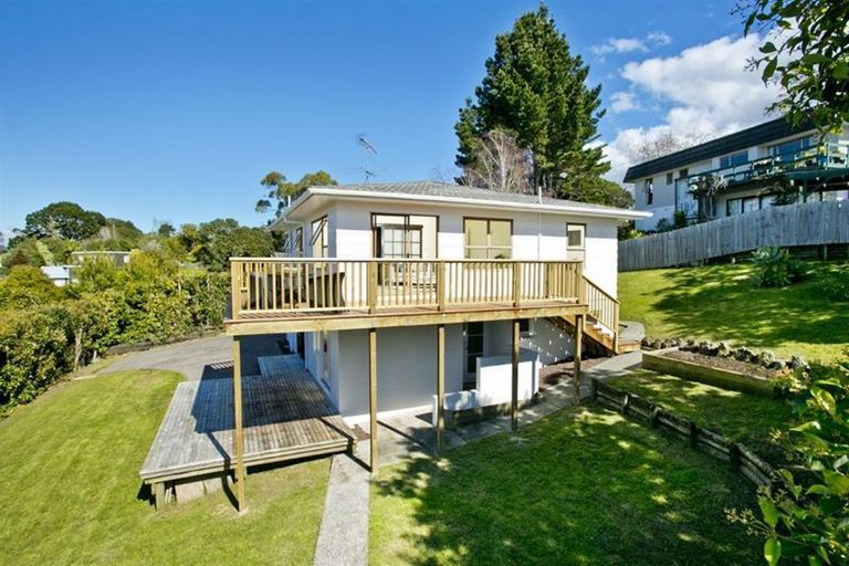 Photo of property in 603a Glenfield Road, Totara Vale, Auckland, 0629