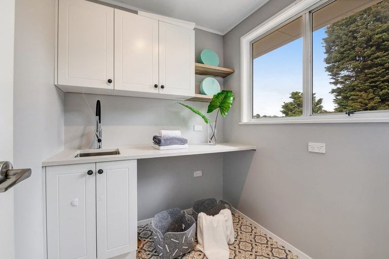 Photo of property in 14 Orton Street, Glenfield, Auckland, 0627