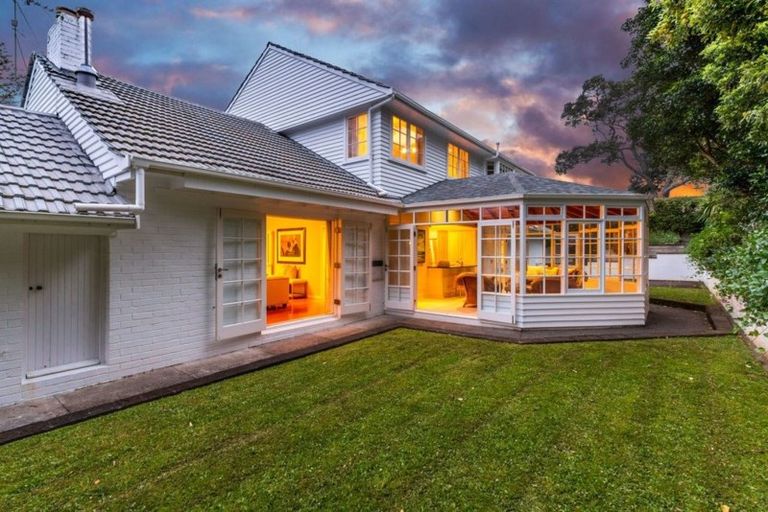 Photo of property in 2/57 Rock Isle Road, Torbay, Auckland, 0630