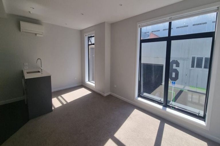 Photo of property in 2/5 Ebor Street, Te Aro, Wellington, 6011