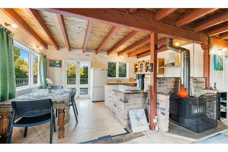 Photo of property in 14a South Lynn Road, Titirangi, Auckland, 0604