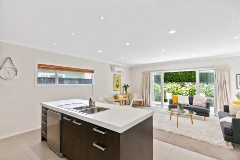 Photo of property in 46a Parkvale Road, Karori, Wellington, 6012