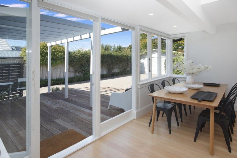 Photo of property in 16 Brenchley Avenue, Strowan, Christchurch, 8052