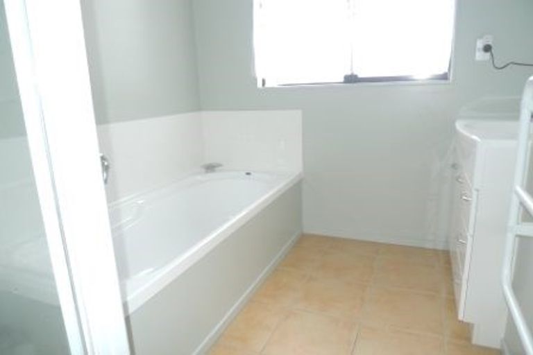 Photo of property in 80 Erlestoke Crescent, Churton Park, Wellington, 6037