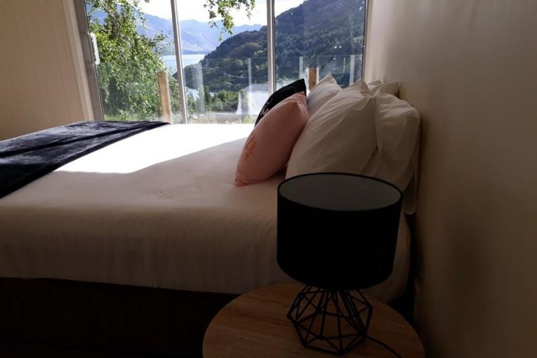 Photo of property in 16 Mckerrow Place, Sunshine Bay, Queenstown, 9300