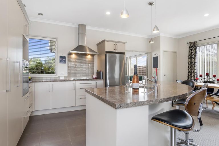 Photo of property in 561 Gloucester Road, Papamoa Beach, Papamoa, 3118