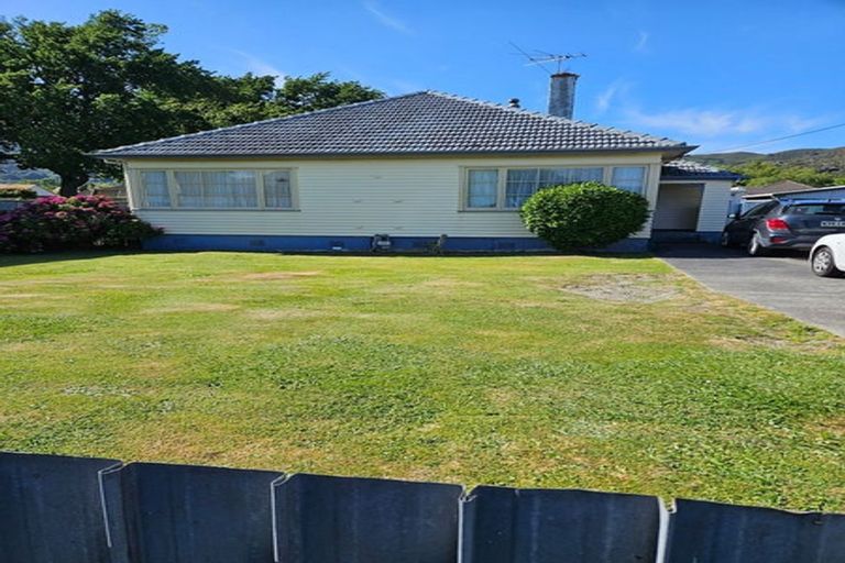 Photo of property in 130 Naenae Road, Naenae, Lower Hutt, 5011