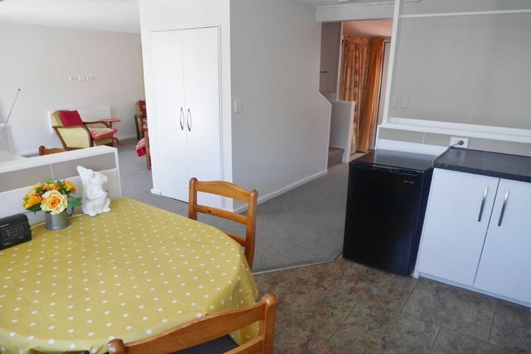 Photo of property in 1 Hawkhurst Road, Lyttelton, 8082