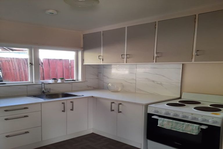 Photo of property in 2/168 Boundary Road, Blockhouse Bay, Auckland, 0600
