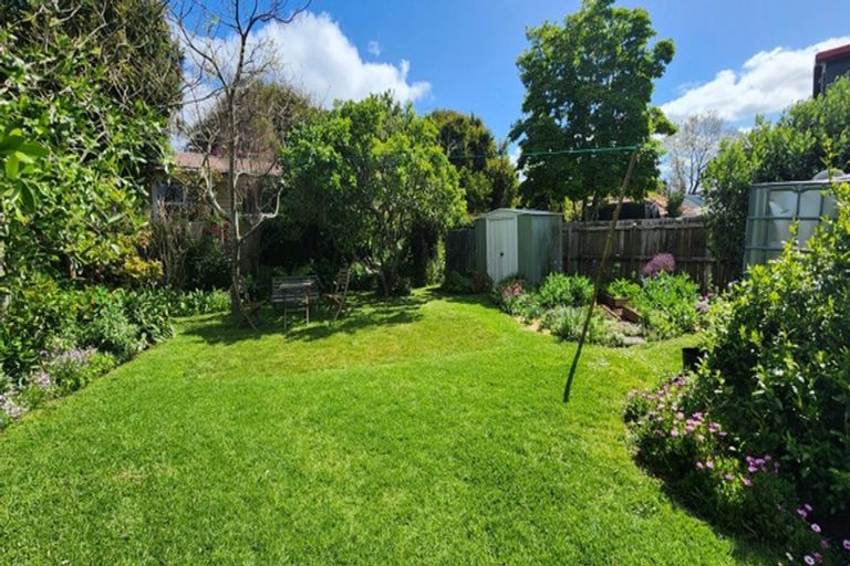 Photo of property in 11 Boyd Avenue, Mangere Bridge, Auckland, 2022