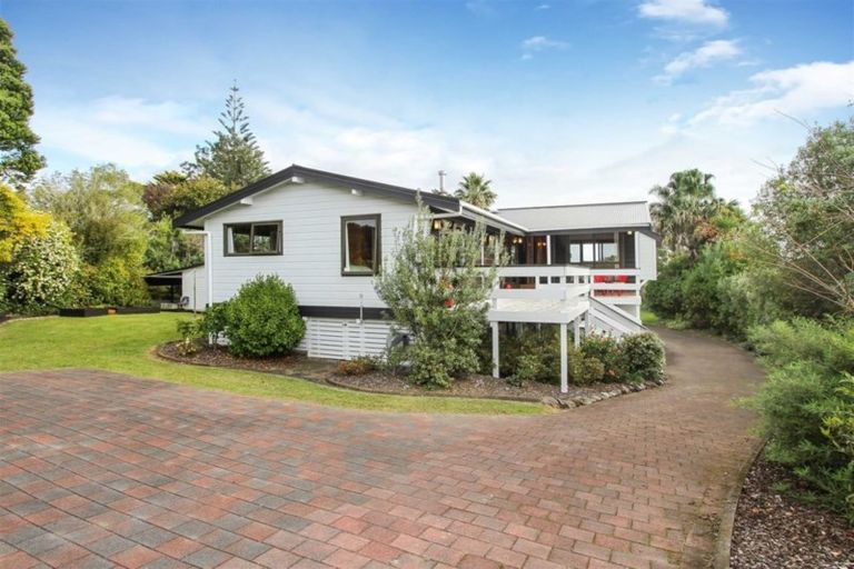 Photo of property in 100 Wharf Road, Clarks Beach, Pukekohe, 2679