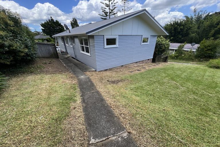 Photo of property in 19 Lyford Crescent, Sunnynook, Auckland, 0620