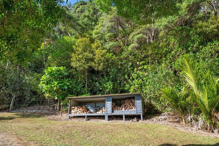 Photo of property in 1355 Old North Road, Helensville, 0875