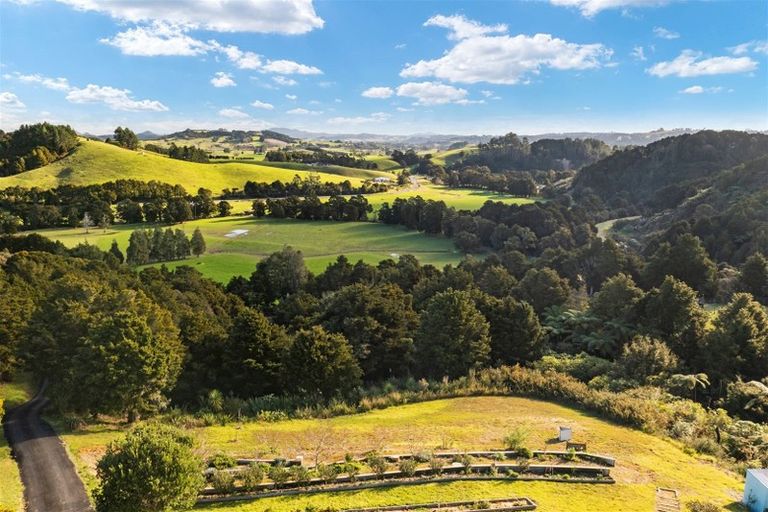 Photo of property in 362e Whananaki North Road, Opuawhanga, Hikurangi, 0181