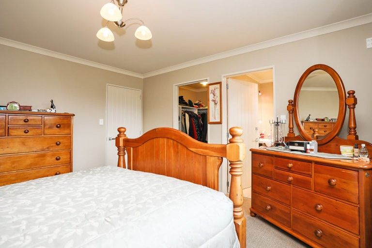 Photo of property in 18 Mauchline Street, Wallacetown, 9816