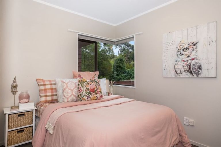 Photo of property in 14 Furneaux Grove, Whitby, Porirua, 5024