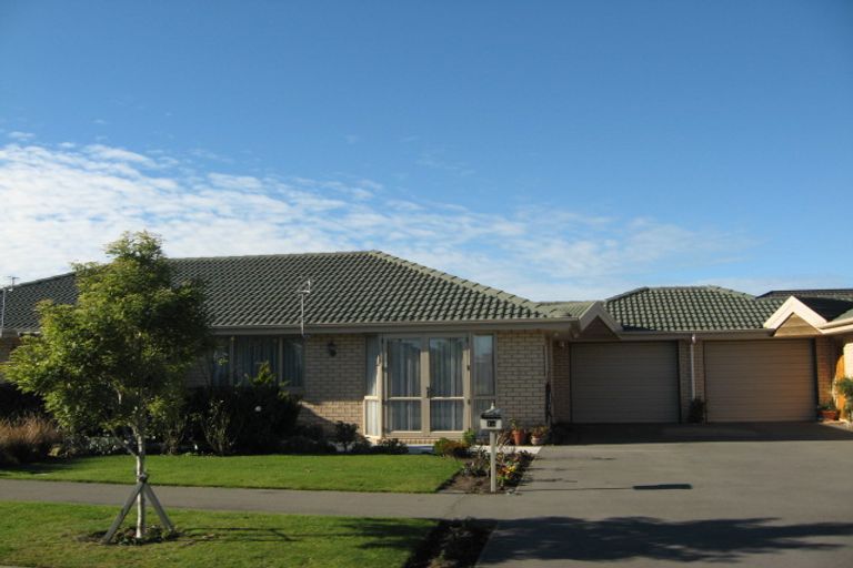 Photo of property in 1a Blue Gum Place, New Brighton, Christchurch, 8083