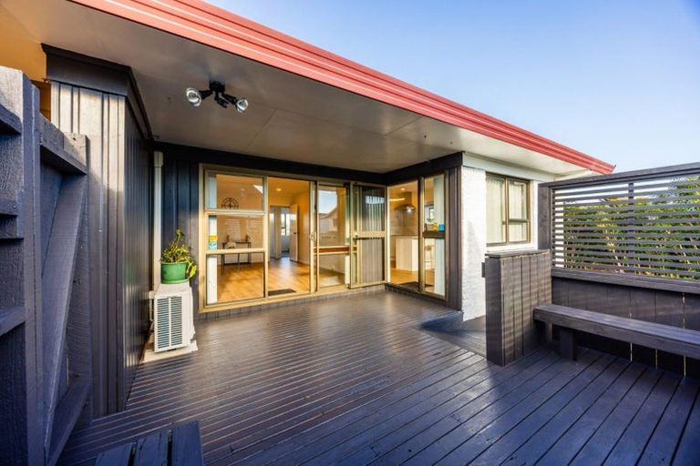 Photo of property in 2/9 Malte Brun Place, Papatoetoe, Auckland, 2025