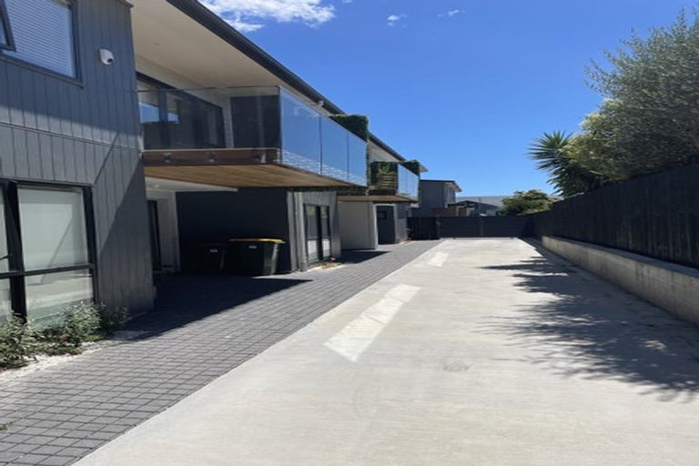 Photo of property in 35 Rutland Road, Stanley Point, Auckland, 0624