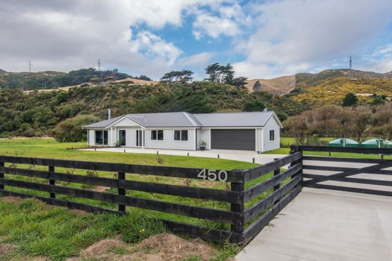 Photo of property in 450 Makara Road, Makara, Wellington, 6972